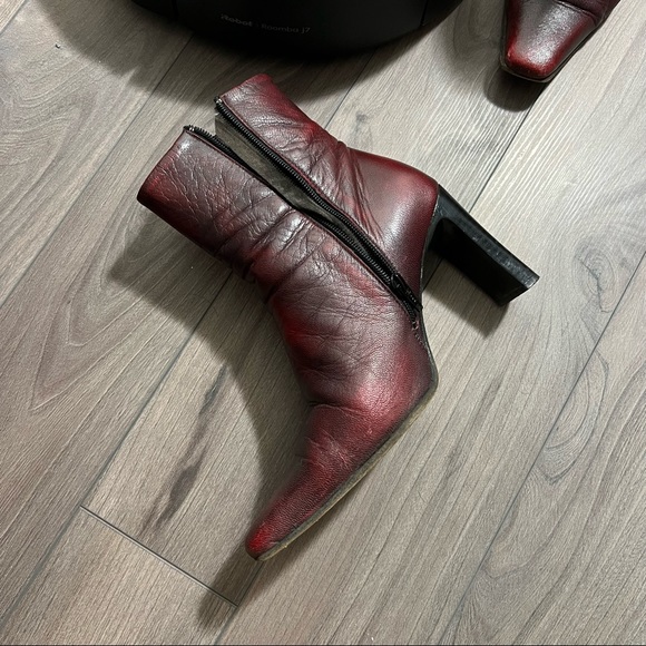 Vintage Red Square Toe Heeled Boots - Picture 6 of 7